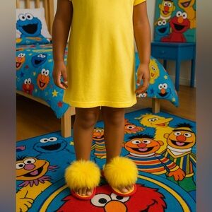 🎀 UGG x Sesame Street Big Bird Fuzzy Fluffy Strap Sandal Slippers ADORABLE